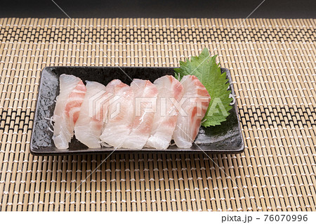 鯛のお刺身 鯛のお刺身 76070996