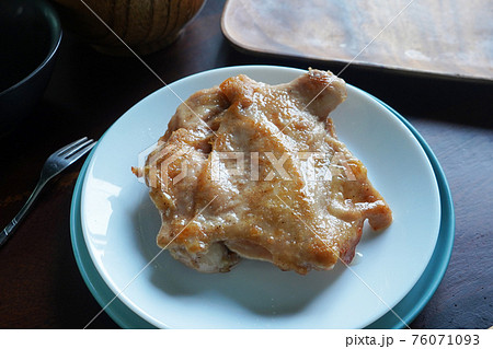 鶏 チキン ニワトリ 76071093