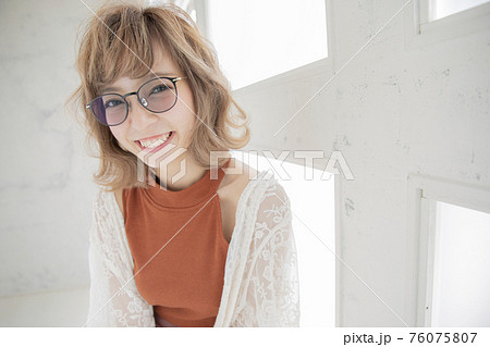 メガネ ボブスタイル 女性 メガネ ボブスタイル 女性 76075807