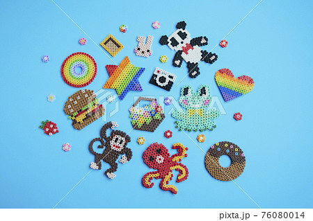 アイロンビーズ 動物の写真素材