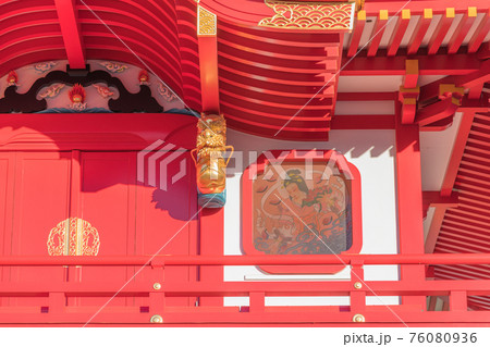 【新しくなった小田急線片瀬江ノ島駅】 76080936