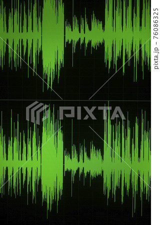 Voiceover studio audio sound wave Voiceover studio audio sound wave 76086325