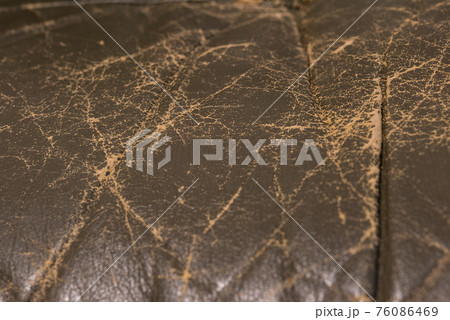 背景素材　劣化した革 76086469