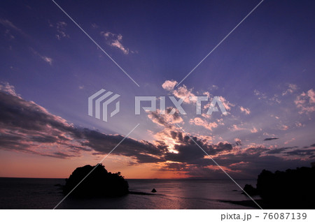 伊豆半島（西伊豆町堂ヶ島） 76087139