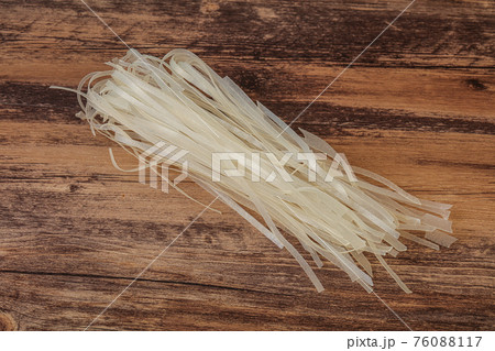 Dry rice noodle for cooking 76088117
