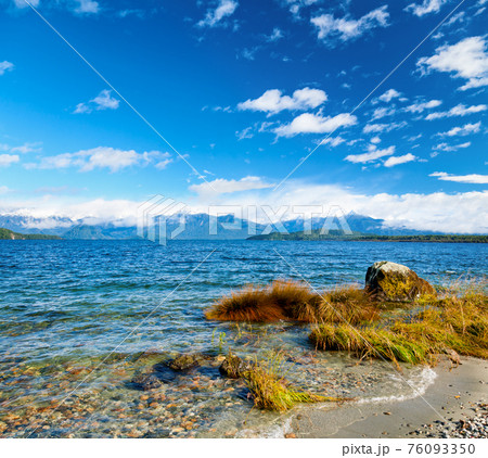 Lake Manapouri 76093350
