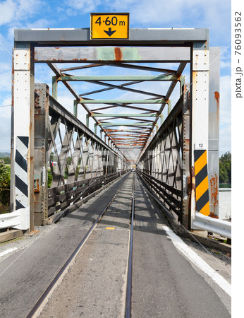 Road-rail bridge Road-rail bridge 76093562
