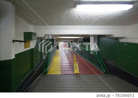 Entrance To The Star Ferry Pier At central, hk 8 oct 2006 76100051