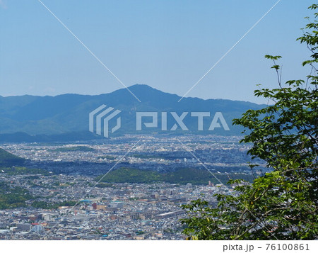 京都嵯峨野・嵐山の嵐山ハイキング風景 76100861