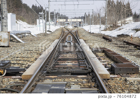 積雪と線路の分岐 積雪と線路の分岐 76104872