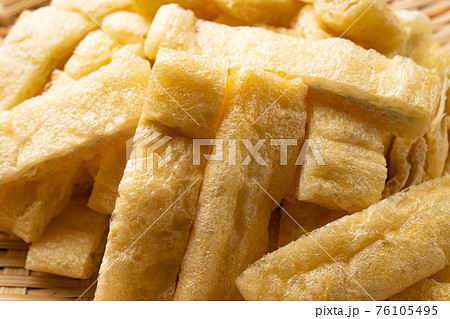 カットした油揚げ 76105495