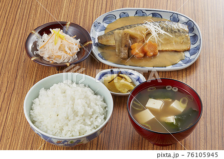 鯖の味噌煮定食 76105945