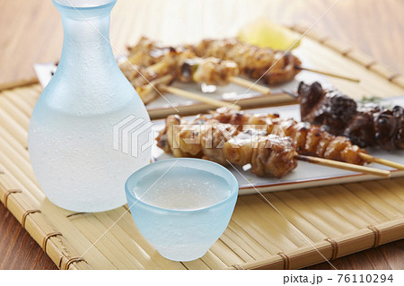 焼鳥盛り合わせ　日本酒　お酒　居酒屋 76110294