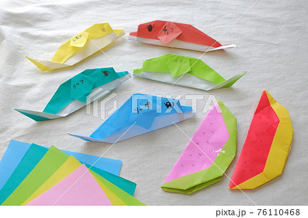 小学生が作った折り紙 いるか スイカ 小学生が作った折り紙 いるか スイカ 76110468