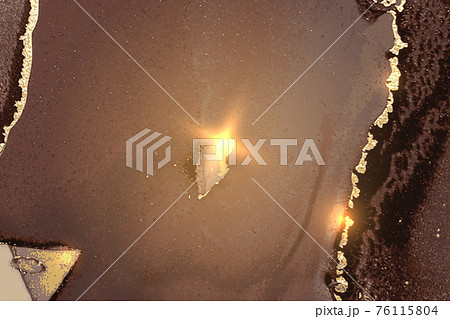Brown and gold abstract marble pattern with sparkles 76115804