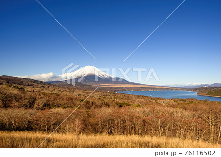 パノラマ台から望む富士山と山中湖 パノラマ台から望む富士山と山中湖 76116502
