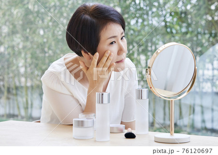 女性 女 女の子 76120697