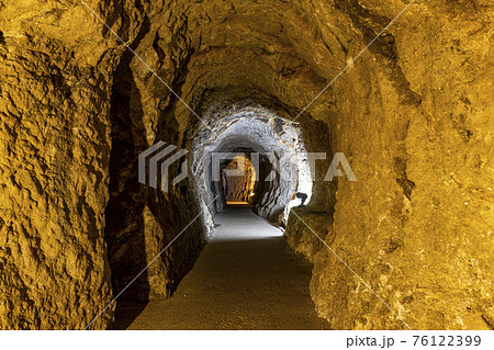 島根県大田市　世界文化遺産　石見銀山　龍源寺間歩坑内 76122399