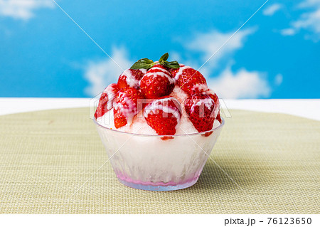 かき氷 Taiwan type of epidemic shaved ice かき氷 Taiwan type of epidemic shaved ice 76123650