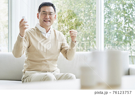 男 男性 男の子 76123757