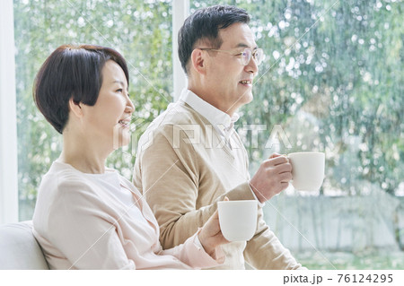 夫婦 人 人間 76124295
