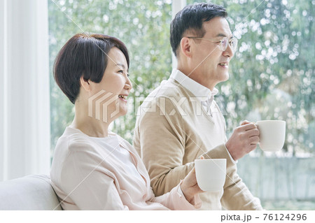 夫婦 人 人間 76124296