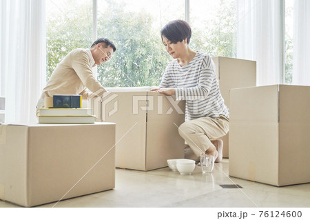 夫婦 カップル 恋人 76124600