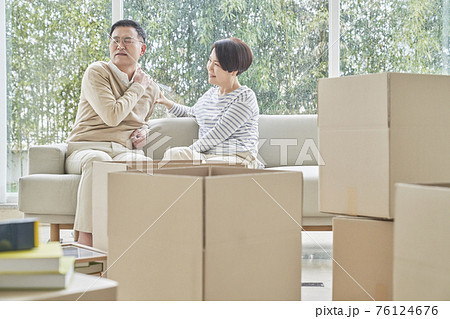 夫婦 カップル 恋人 76124676