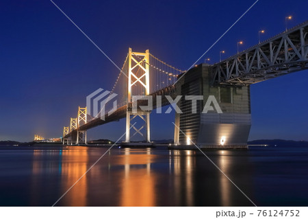 【香川県】備讃瀬戸大橋の夜景（ライトアップ） 76124752