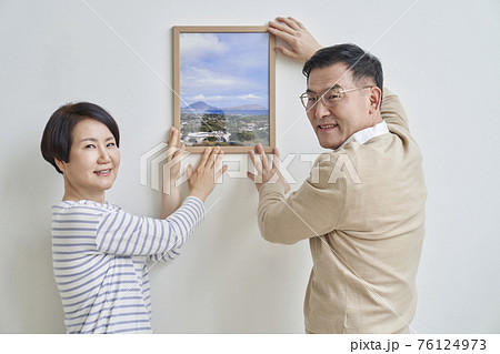 夫婦 カップル 男 76124973