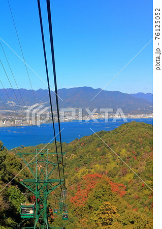 【広島県】秋の宮島（厳島神社） 76125052