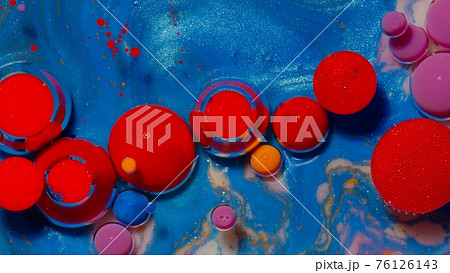 Bubbles float in liquid paint, mixing ink, oil and milk, abstract multicolor hypnotic painting 76126143