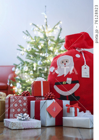 Christmas Presents 76128923