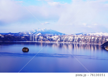 春の摩周湖　北海道 76130351