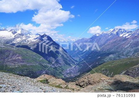 トロッケナー・シュテークから見たツェルマット村 76131093