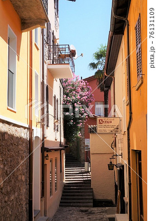 南スイス・ガンドリアの町並み 76131109