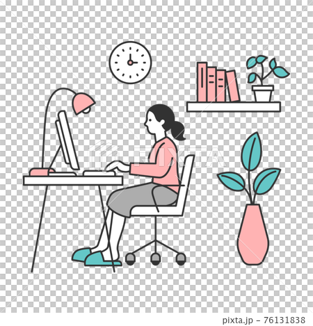 部屋でパソコンを使う女性 76131838