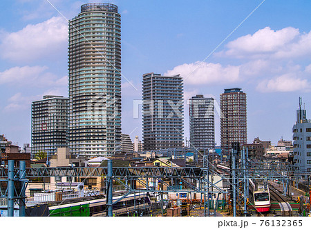 日本の東京都市景観 イーストコア曳舟二番館などを望む 76132365