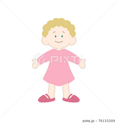 長袖ワンピースの金髪の男の子のイラスト素材