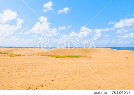 鳥取砂丘 76134017