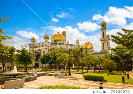 Jame Asr Hassanil Bolkiah Mosque in Bandar Seri Begawan, brunei 76134070
