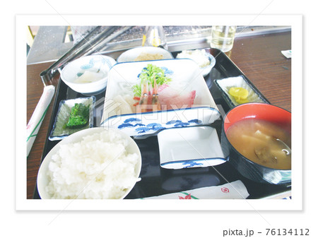 フィルム写真　ノスタルジー　刺身定食 76134112
