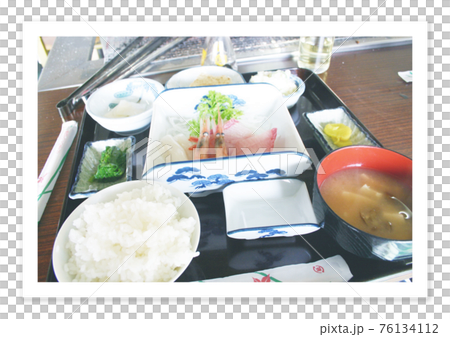 フィルム写真　ノスタルジー　刺身定食 76134112