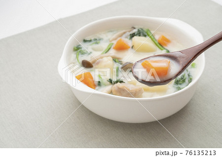 手作りクリームシチュー 76135213