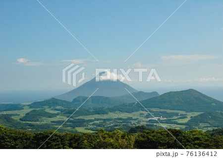 開聞岳と青空 76136412