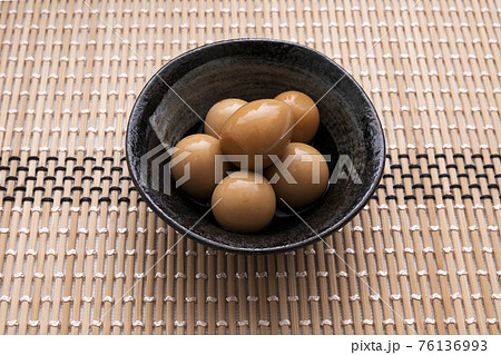 うずらの卵の醤油漬け 76136993