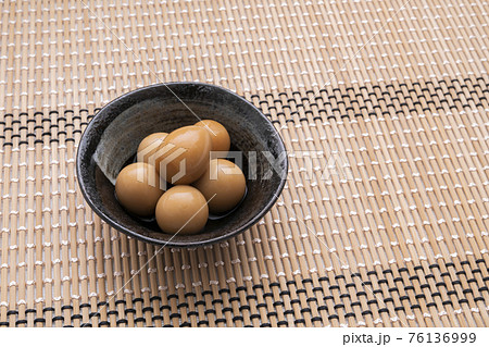 うずらの卵の醤油漬け 76136999