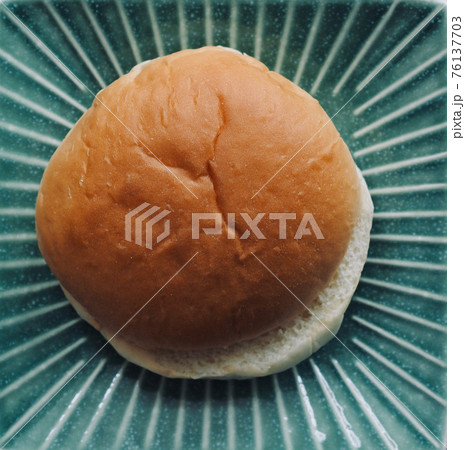ハンバーガー パン 食べ物 76137703