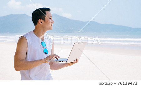 Man, sea, summer vacation 76139473