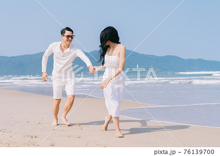 Couple, sea, summer vacation 76139700